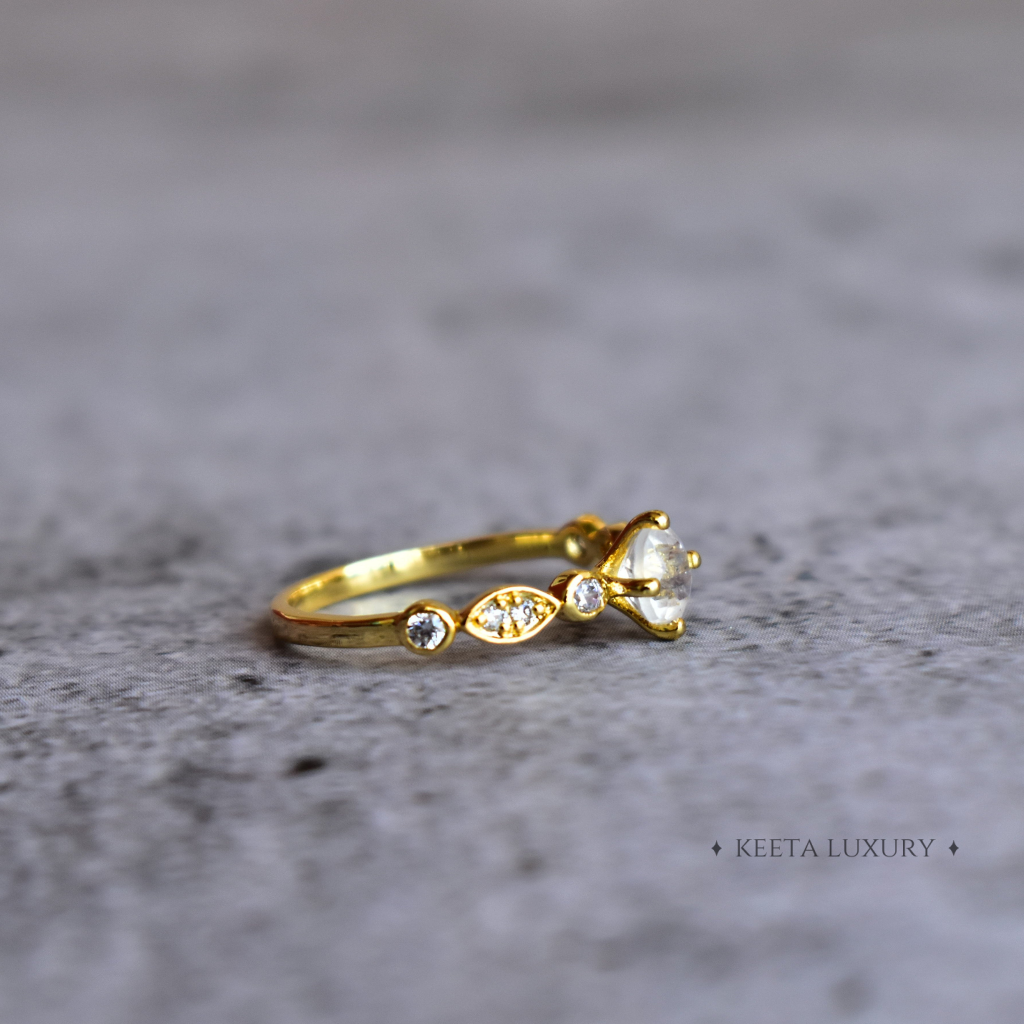 Petite Bliss - Moonstone Ring -