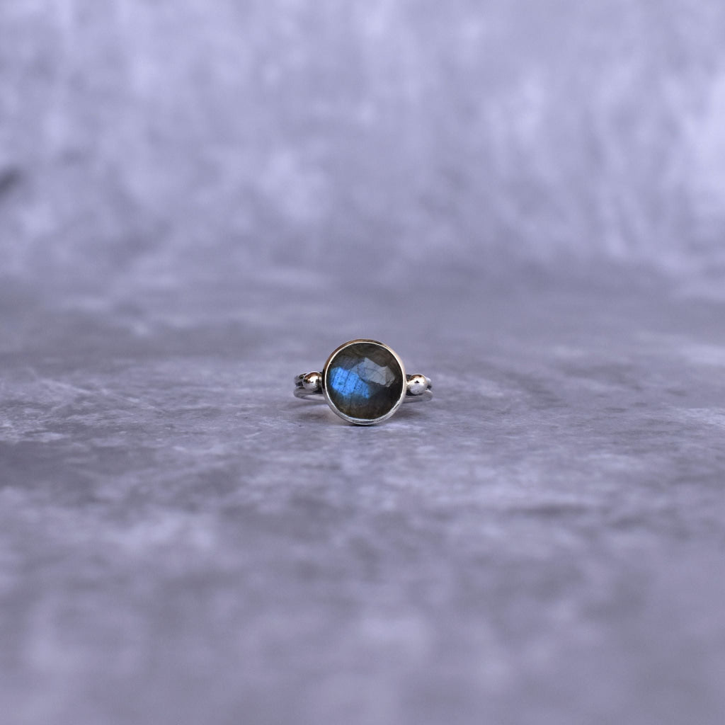 Round Bliss - Labradorite Ring -