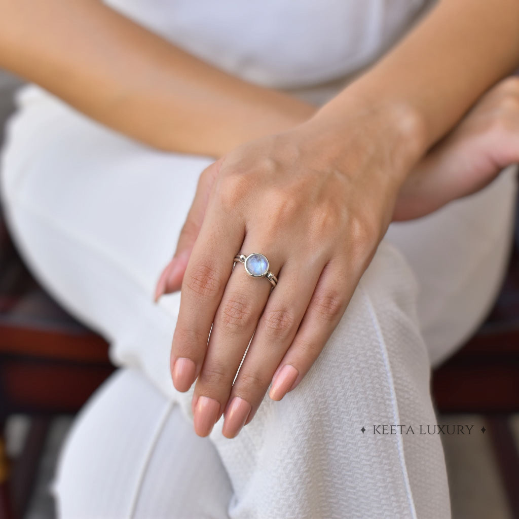 Round Bliss - Moonstone Ring -