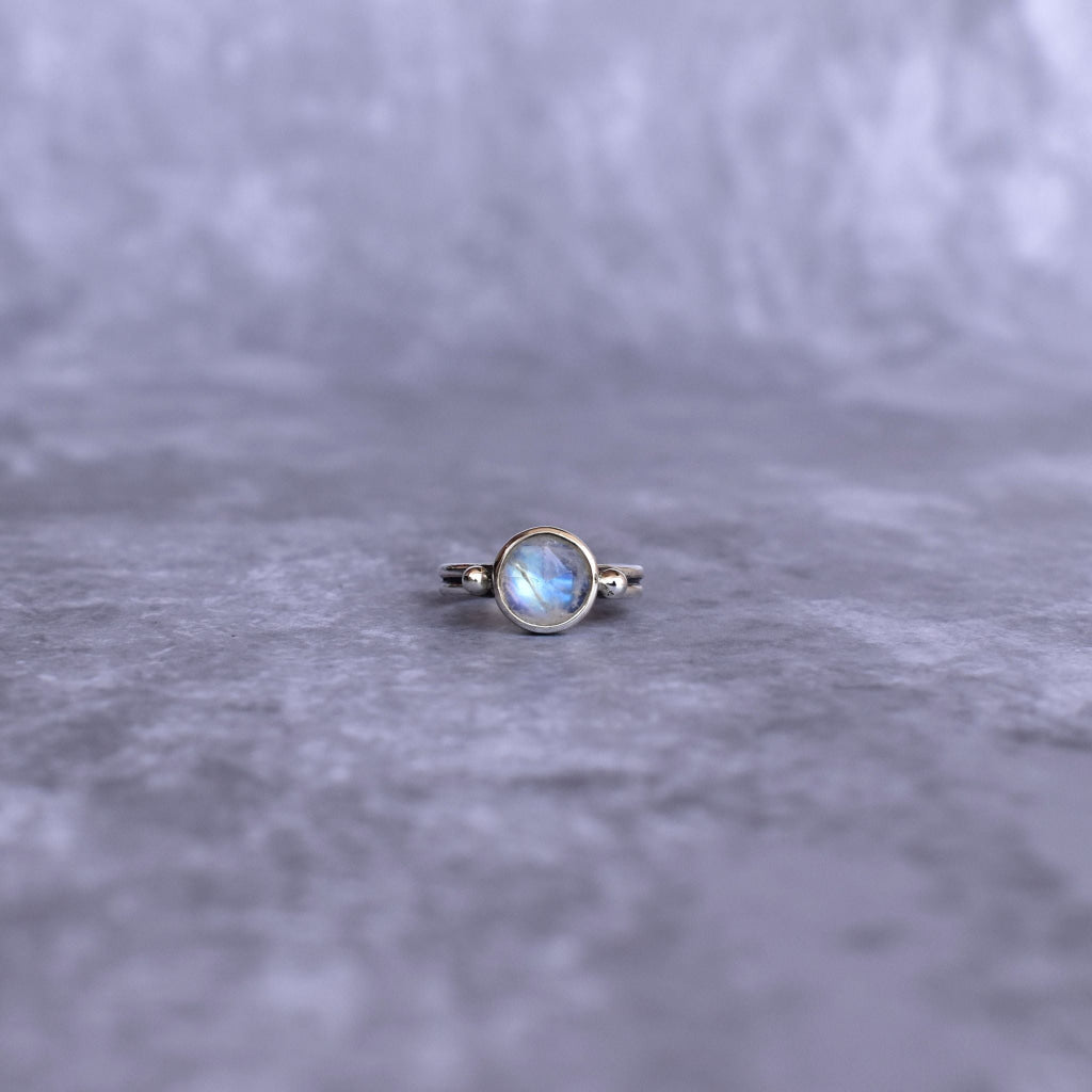 Round Bliss - Moonstone Ring -