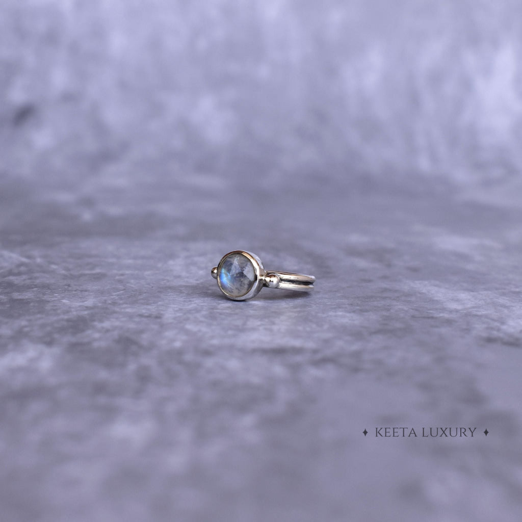 Round Bliss - Moonstone Ring -
