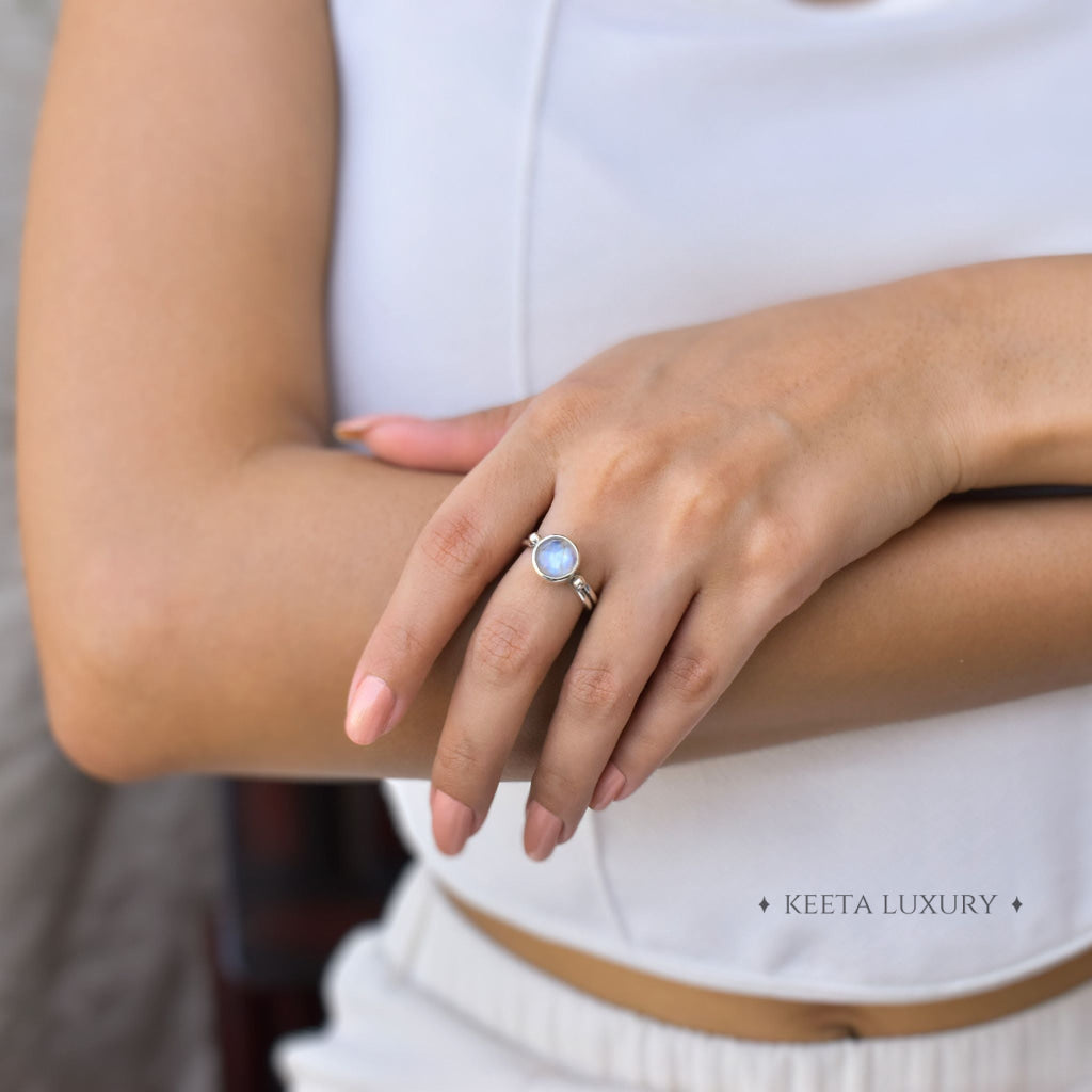 Round Bliss - Moonstone Ring -