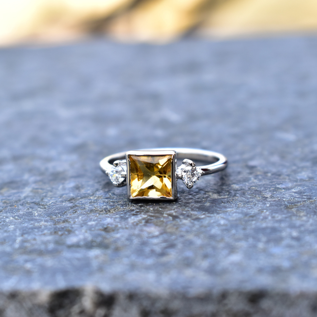 Solitaire Square - Citrine Ring -