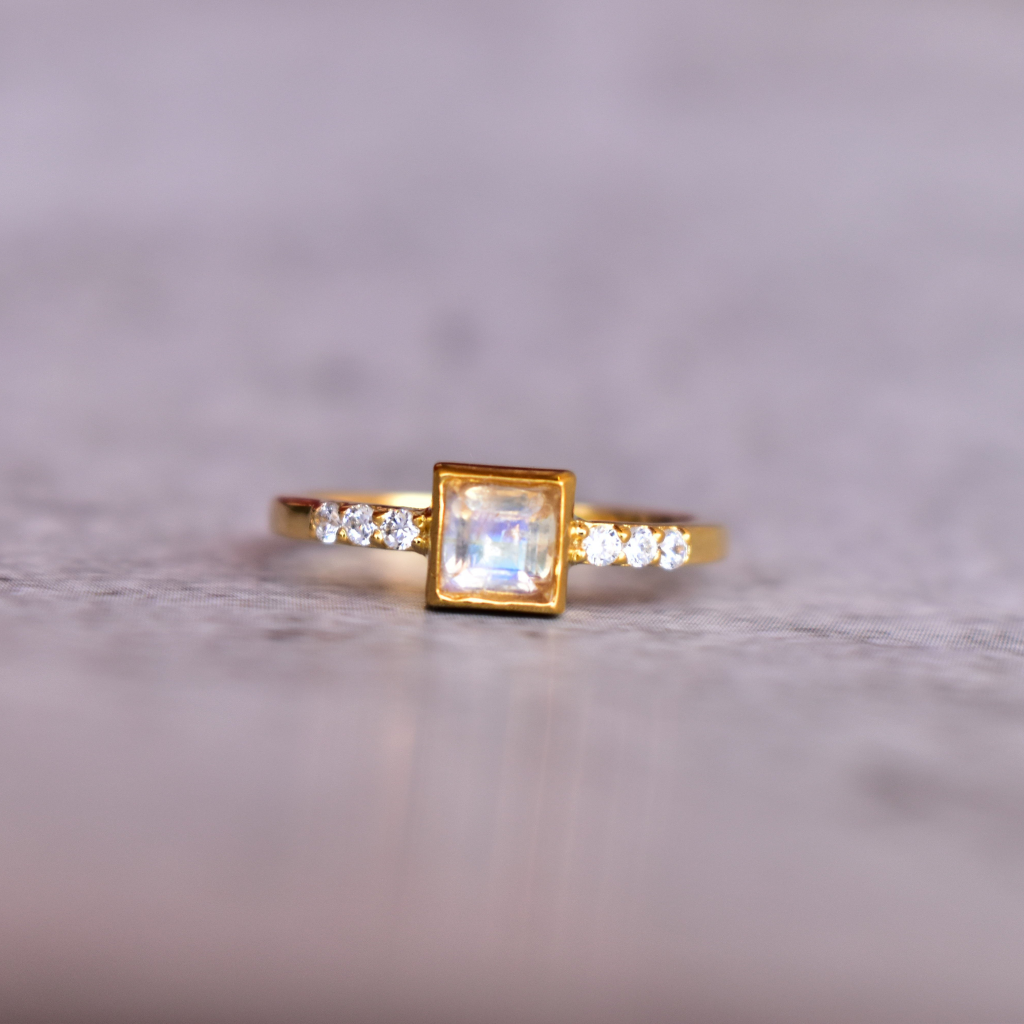 Square Minimalism - Moonstone Ring -