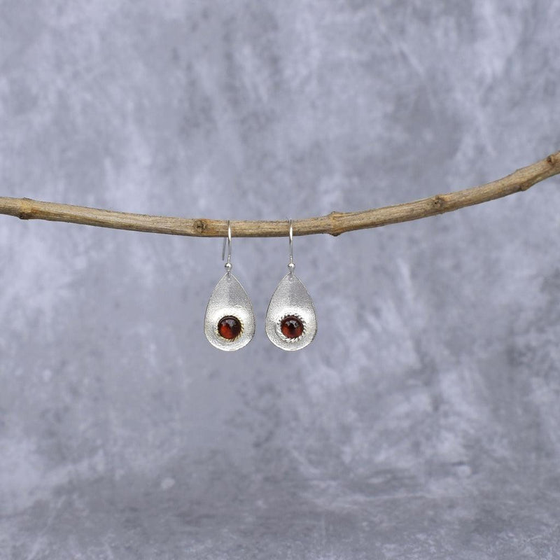 Subtle Elegance - Garnet Earrings
