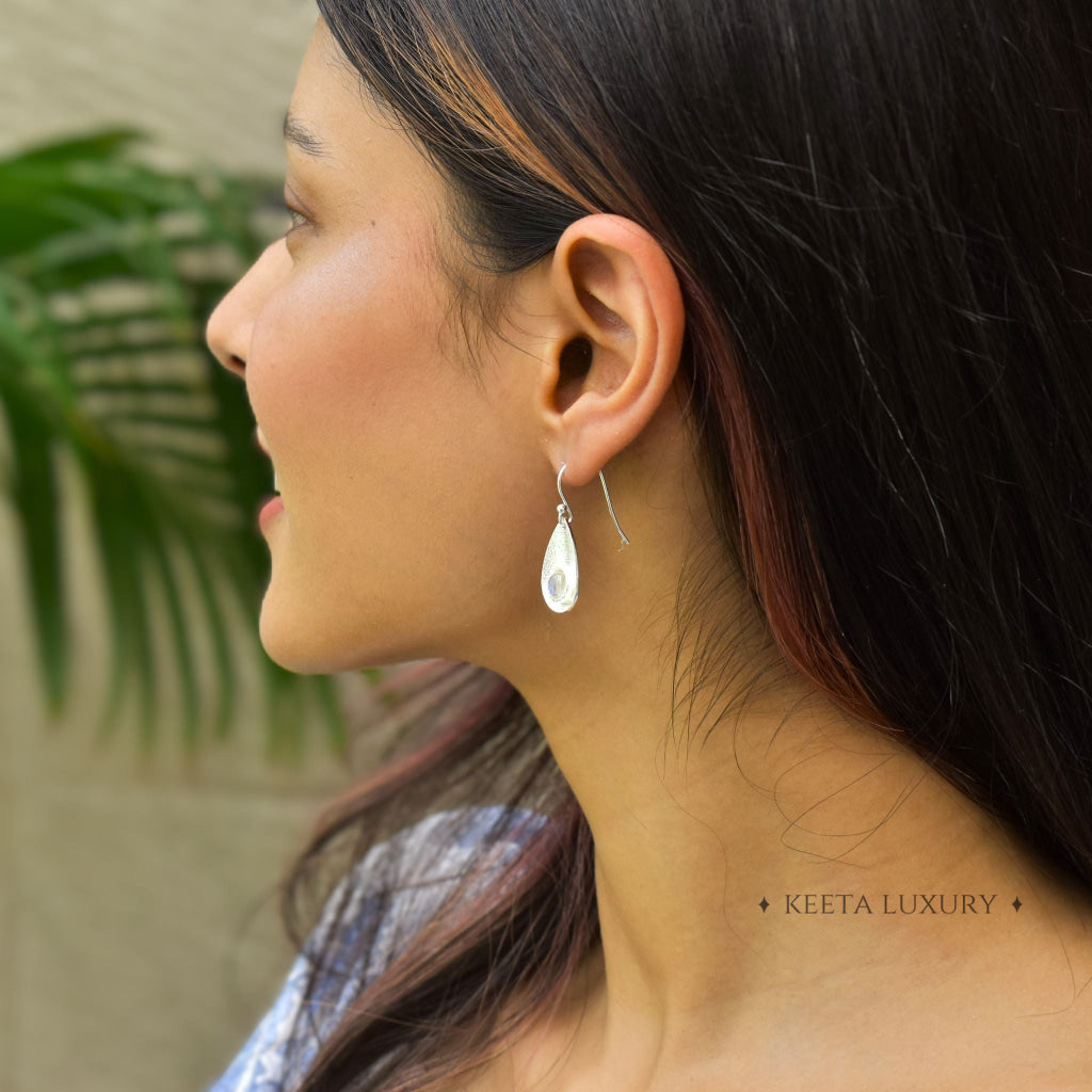 Subtle Elegance - Moonstone Earrings -