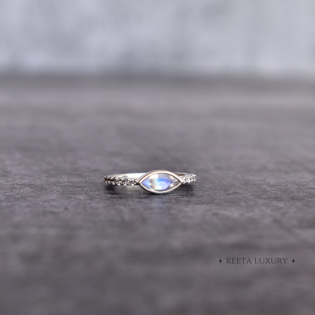 Subtle Elegance - Moonstone Ring -