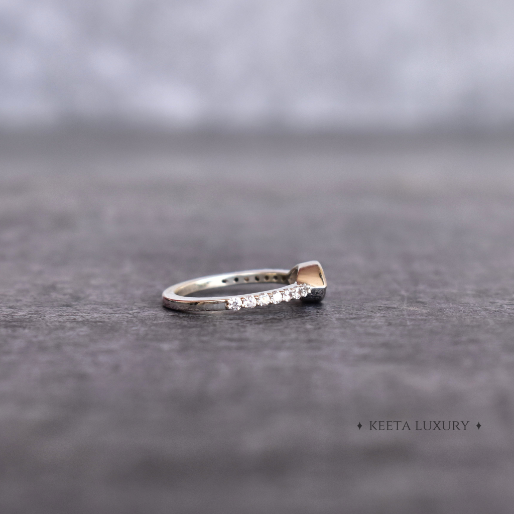 Subtle Elegance - Moonstone Ring -