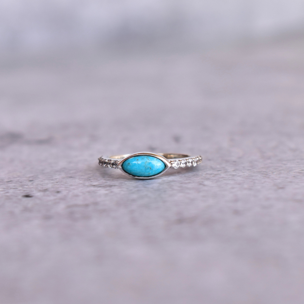 Subtle Elegance - Turquoise Ring -