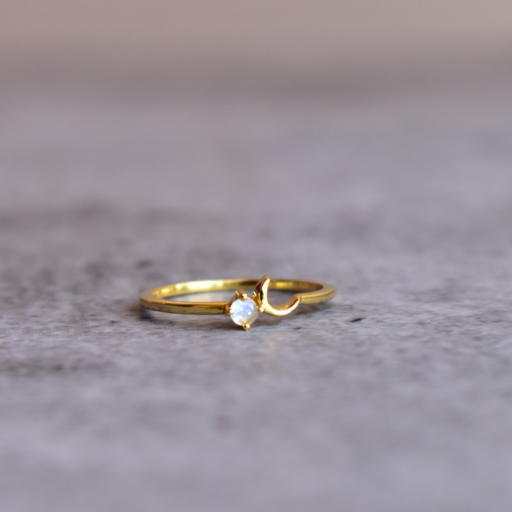 Timeless Crescent - Moonstone Ring -