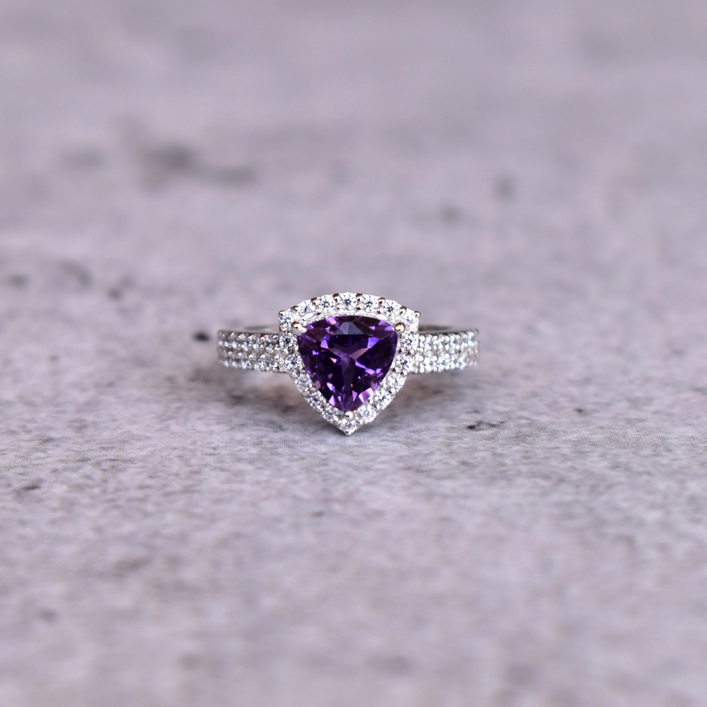 Trillion Aura - Amethyst Ring -