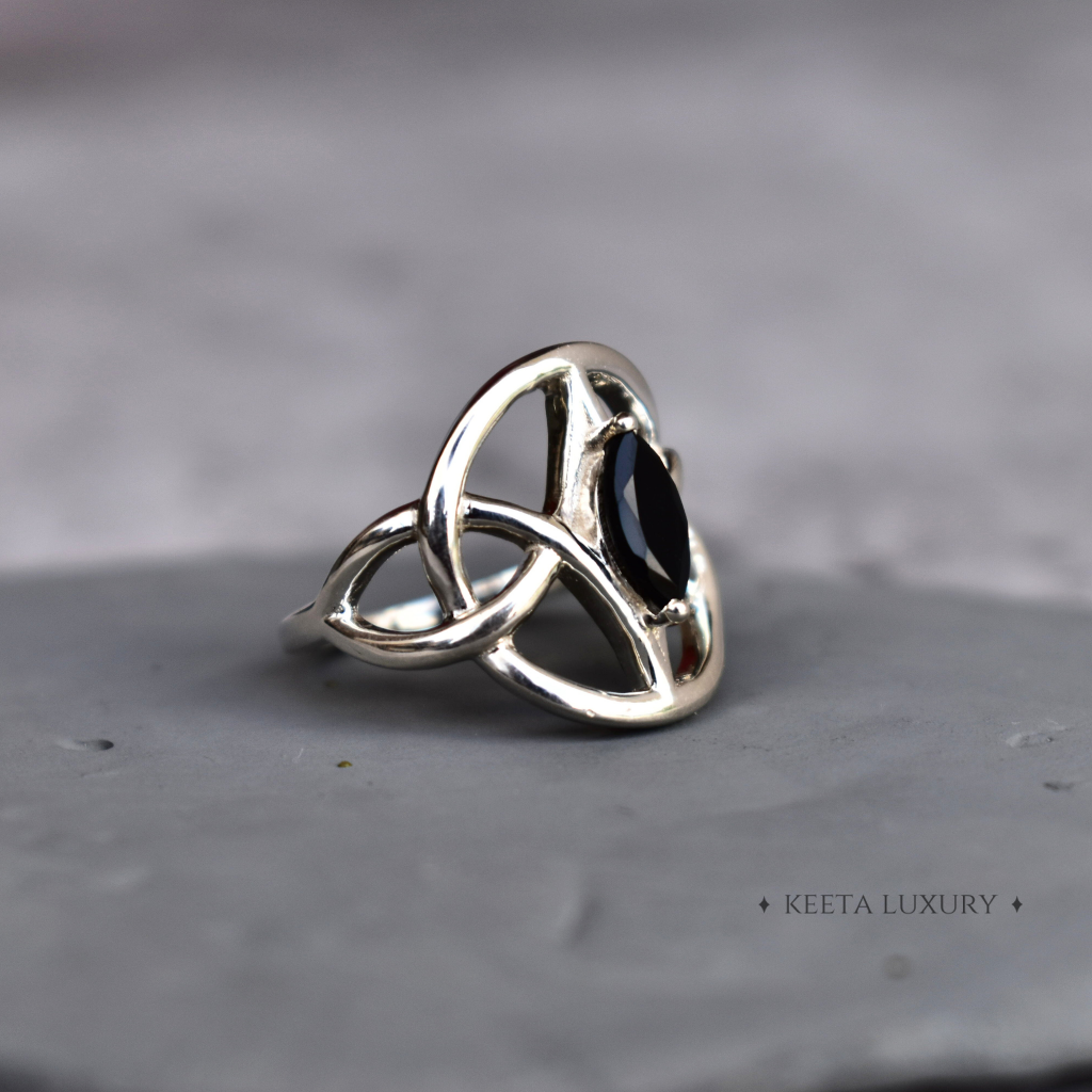 Trinity Knot - Black Onyx Ring -