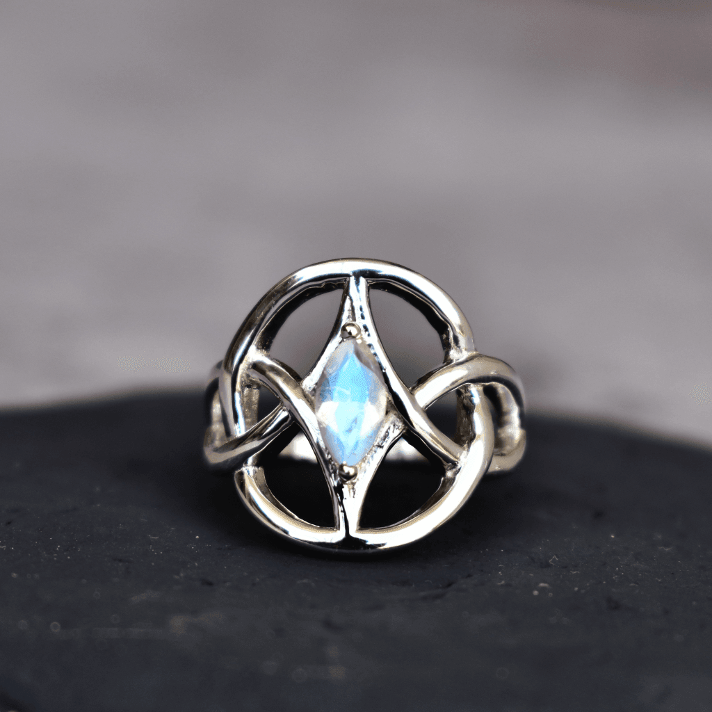 Trinity Knot - Moonstone Ring -