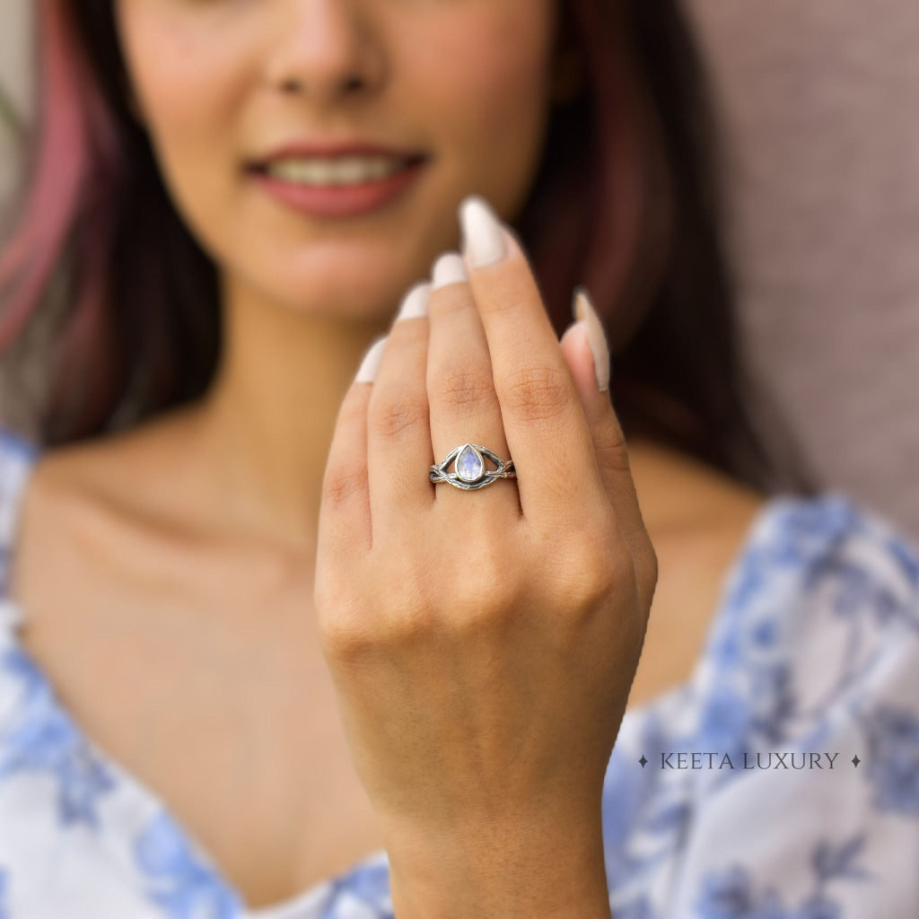 Twiggy - Moonstone Ring -