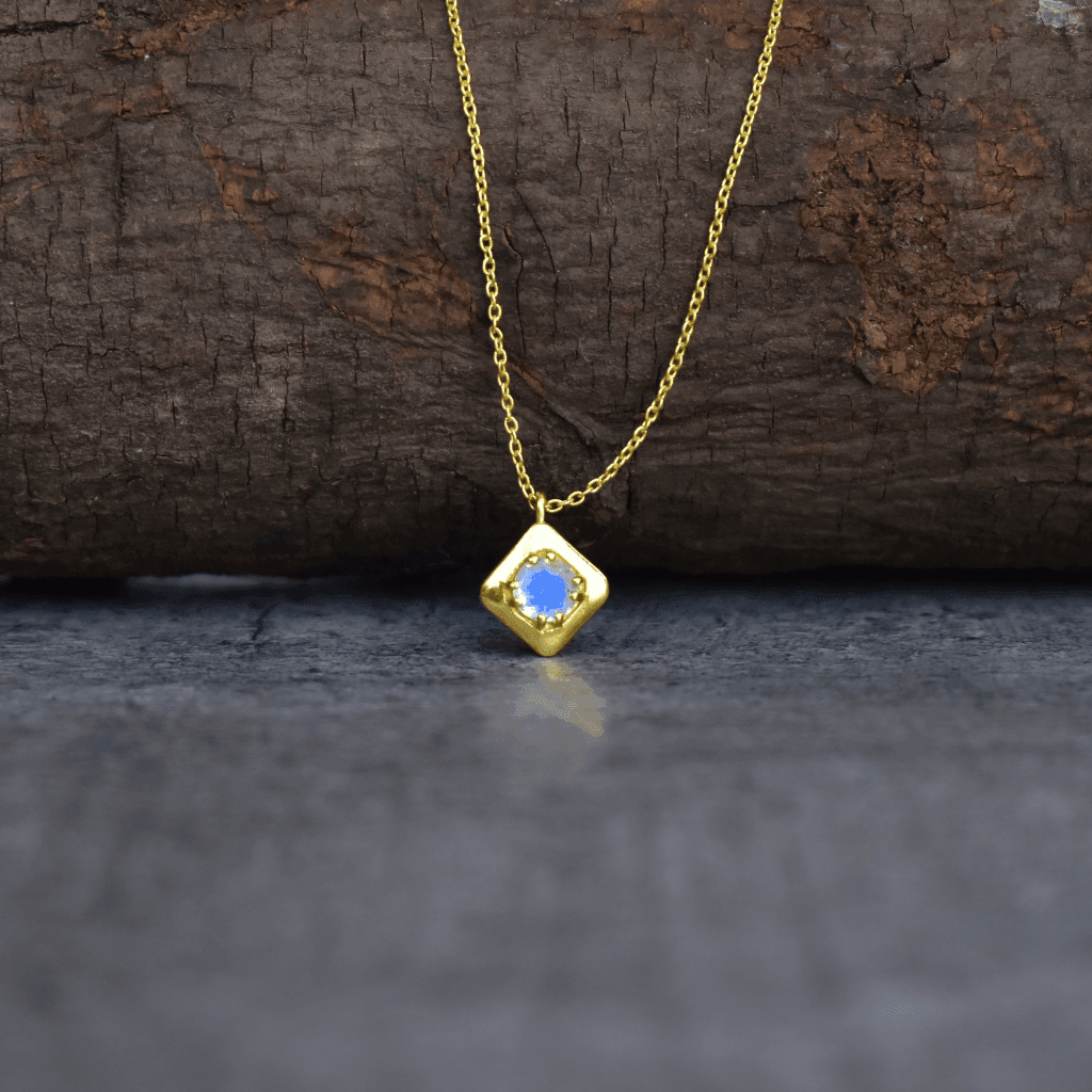 Classic - Moonstone Necklace -