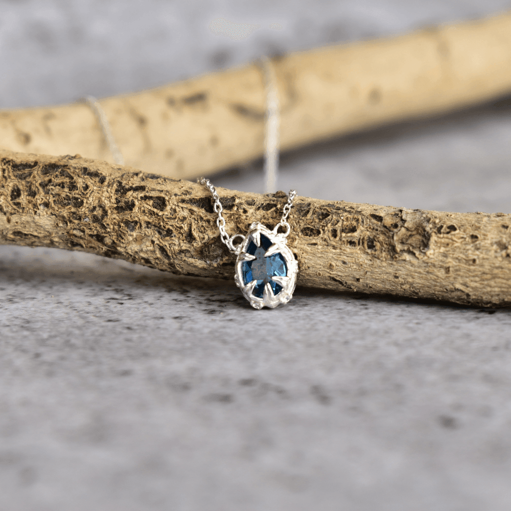 Nature Skin - Blue Topaz Necklace -